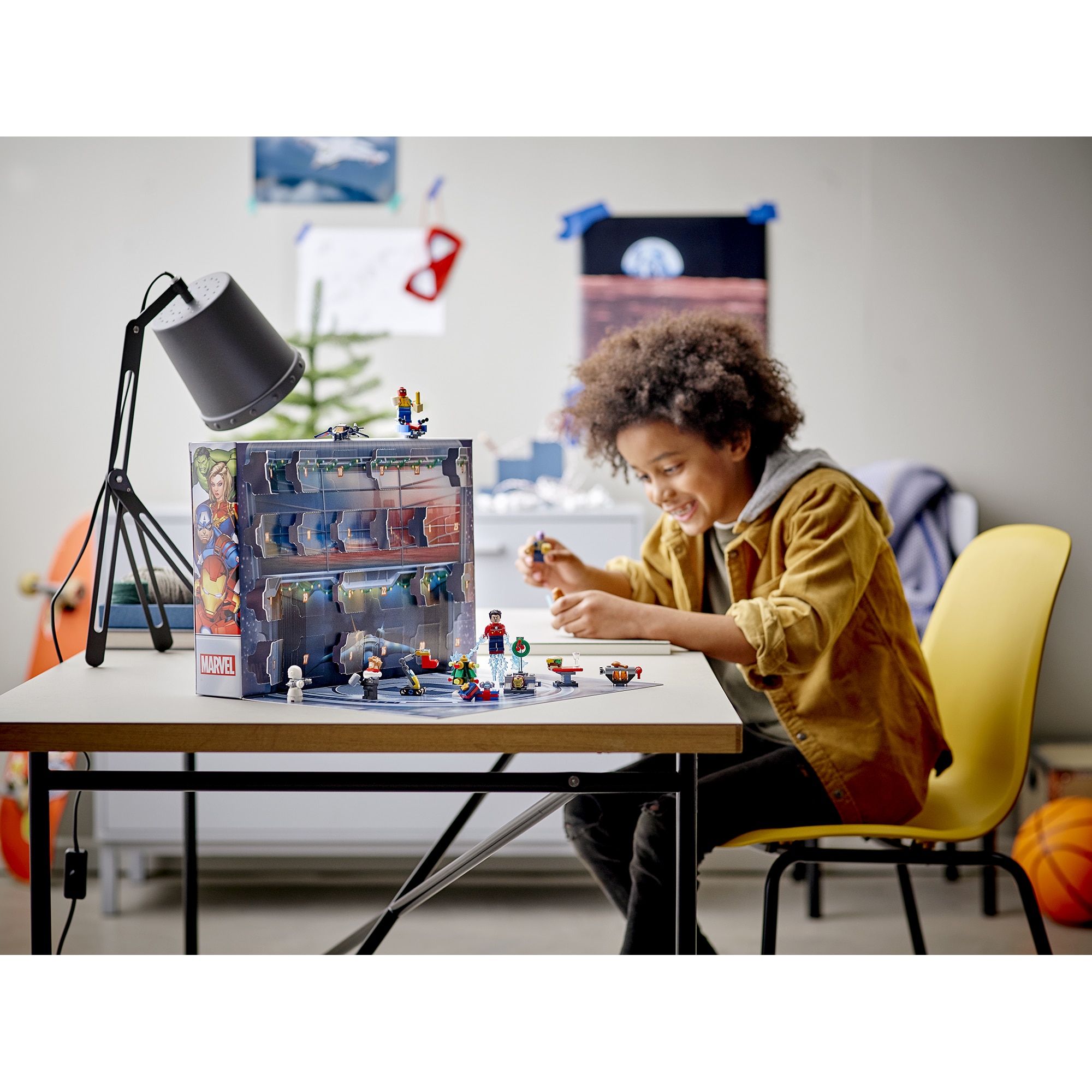 LEGO Super Heroes - Calendar de advent Razbunatorii 76196, 298