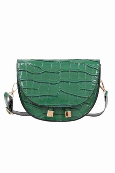 Geanta de dama Tessa verde din piele ecologica lacuita cu bareta de umar, 18 x 15 x 5 cm Geanta de dama Tessa verde din piele ecologica lacuita cu bareta de umar, 18 x 15 x 5 cm