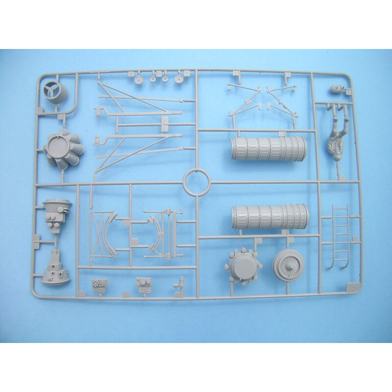 TRUMPETER 02204 Aircraft Model 1/32 THE PLAAF MiG-15 Bis FIGHTER No 04