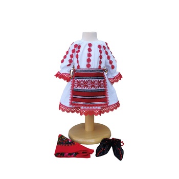 Costum popular fetita 4 piese zona Munteniei, 6-9 luni (68-74 cm) alb-rosu Costum popular fetita 4 piese zona Munteniei, 6-9 luni (68-74 cm) alb-rosu