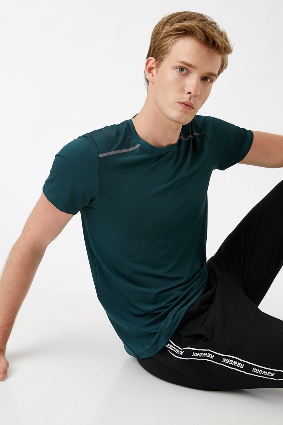 KOTON, Tricou cu decolteu la baza gatului, Verde englez