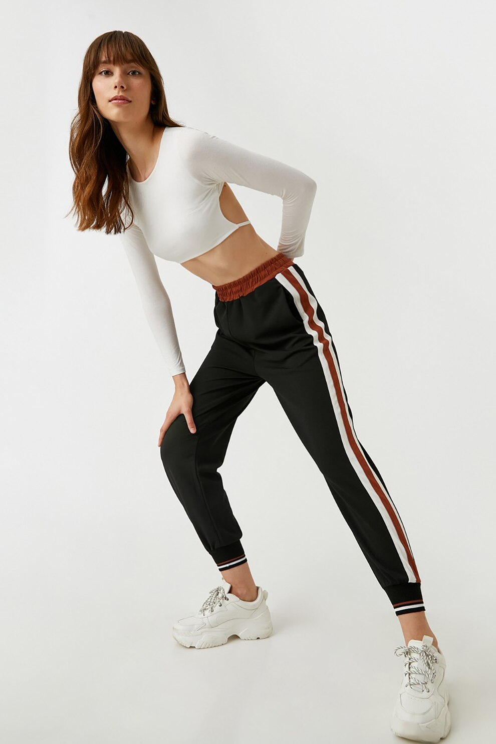 KOTON, Pantaloni sport crop cu dungi laterale contrastante, Negru/Alb/Rosu inchis, S