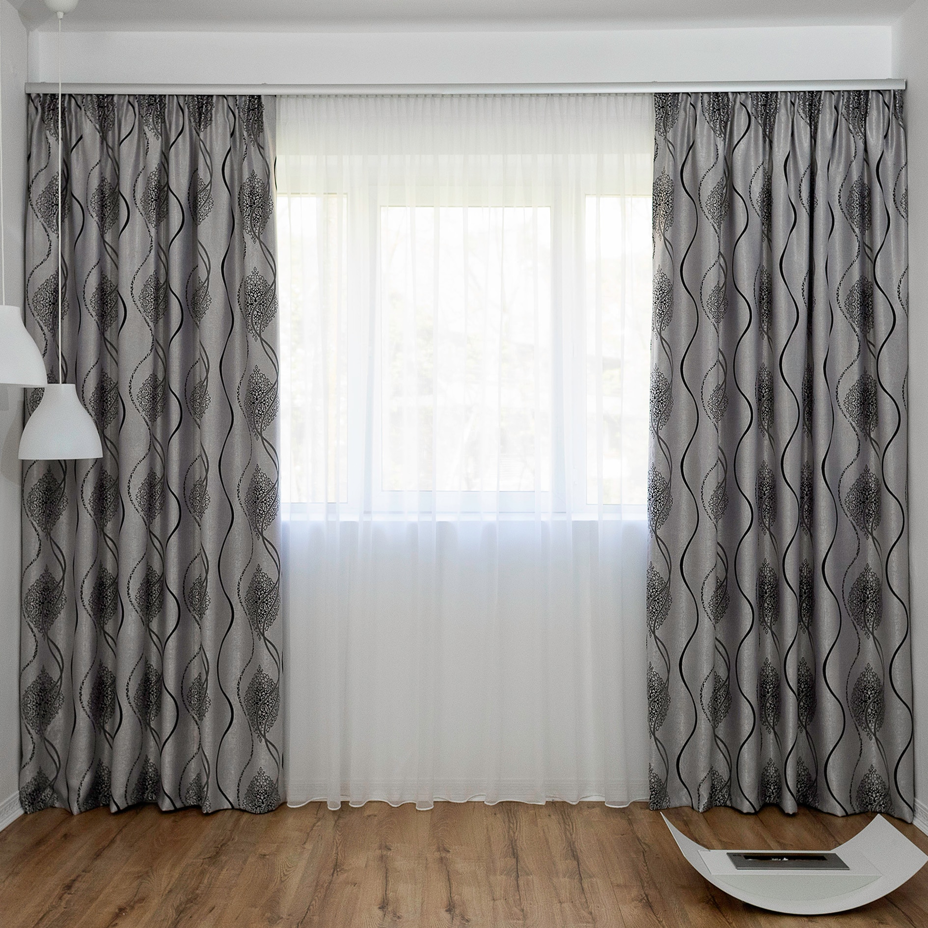 Set Decolis, Draperie Blackout Sharon Gri 2 buc x 150 cm, cu Perdea Voal Alb 1 buc x 300 cm, H-250 cm