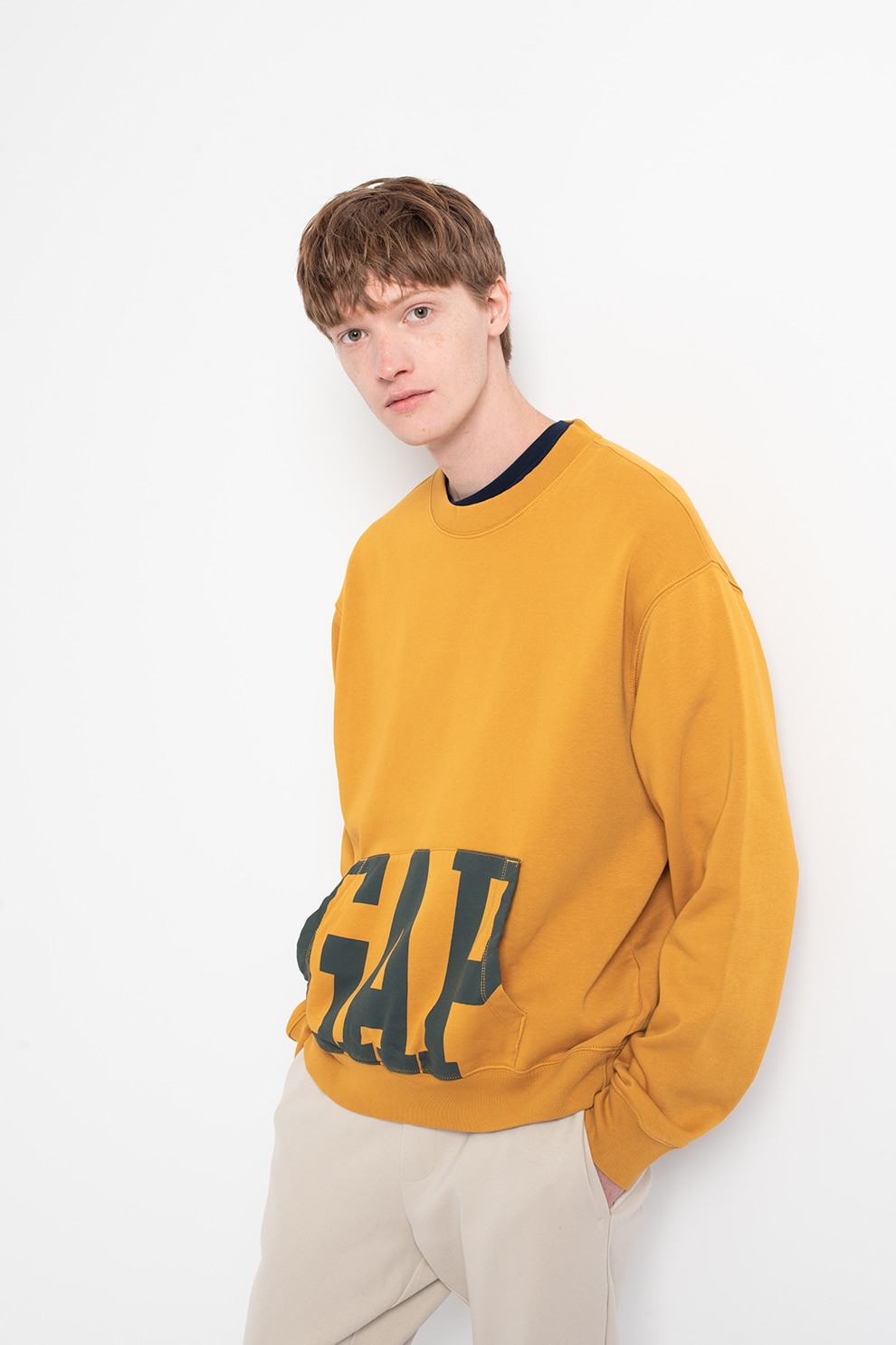 GAP, Bluza sport supradimensionata cu imprimeu logo, Ocru/albastru petrol