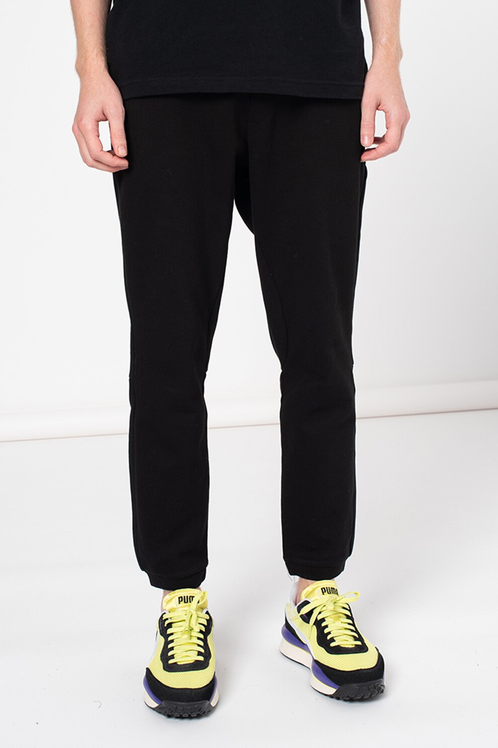 GAP, Pantaloni sport din amestec de bumbac cu buzunare laterale, Negru