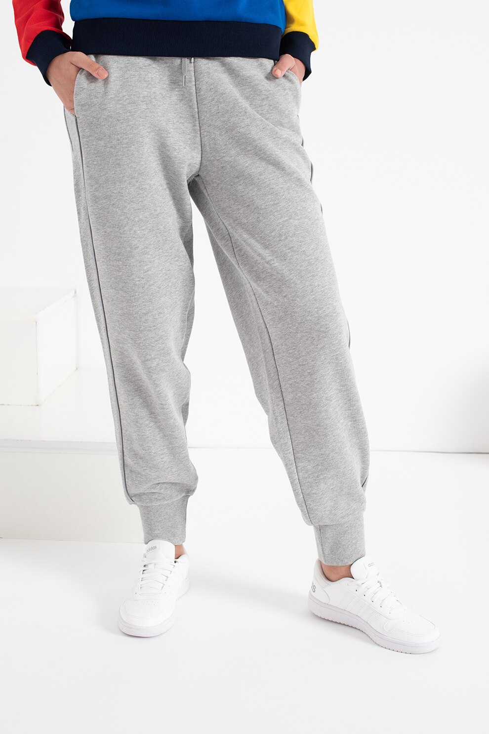 United Colors of Benetton, Pantaloni sport cu croiala conica si snur de ajustare, Gri