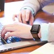 Természetes bőr szíj, Apple Watchhoz 7/6/5/4/3/2/1, Kompatibilis minden 38 mm-es kijelzővel rendelkező alma órához, M/L méret, Gesztenye szín
