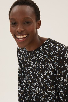 Marks & Spencer, Bluza cu decolteu la baza gatului si imprimeu floral, Negru/Alb Marks & Spencer, Bluza cu decolteu la baza gatului si imprimeu floral, Negru/Alb