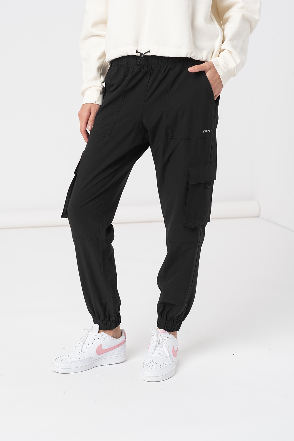DKNY, Pantaloni cargo conici cu logo, Negru