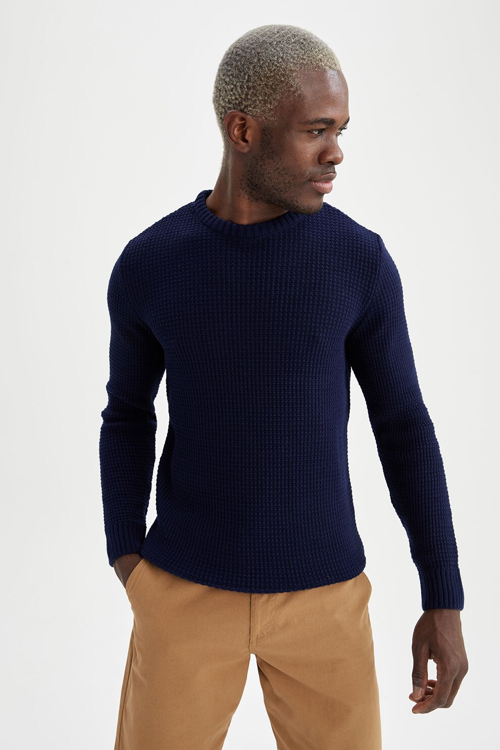 DeFacto, Pulover slim fit cu decolteu la baza gatului, Bleumarin