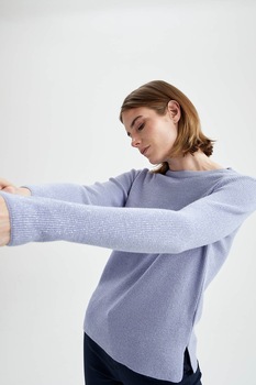 DeFacto, Pulover cu decolteu la baza gatului si detalii stralucitoare, Albastru lavanda DeFacto, Pulover cu decolteu la baza gatului si detalii stralucitoare, Albastru lavanda