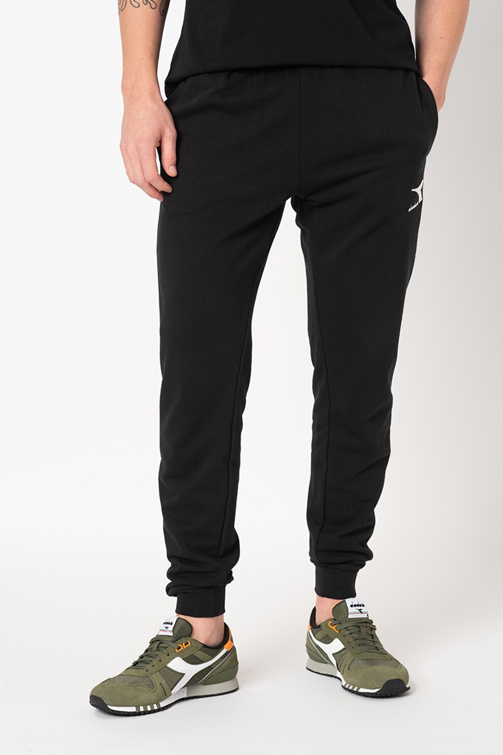 Diadora, Pantaloni sport din amestec de bumbac organic cu logo Core, Negru stins/Alb