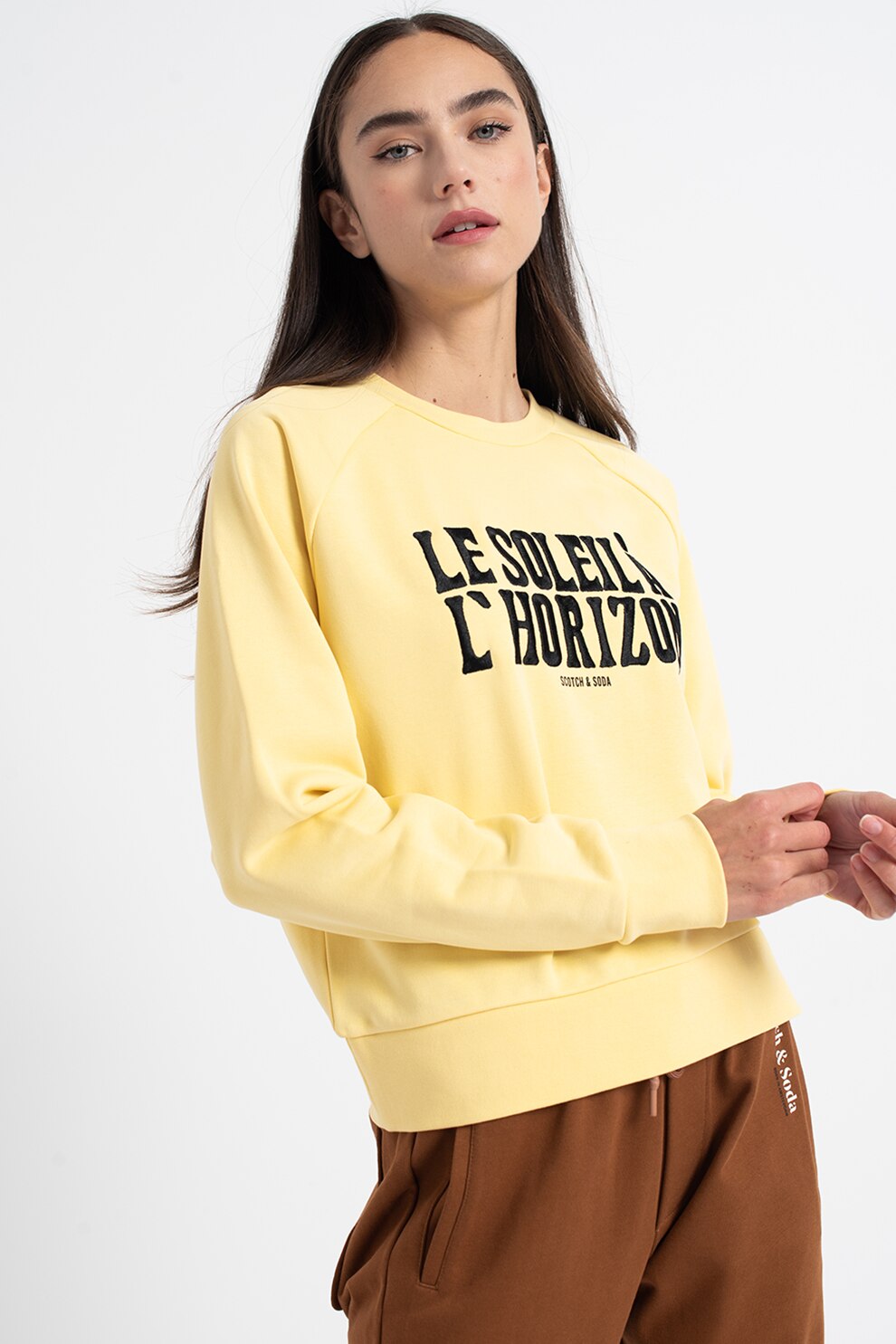 Maison Scotch, Bluza sport din bumbac organic cu mesaj brodat, Galben pal/Negru