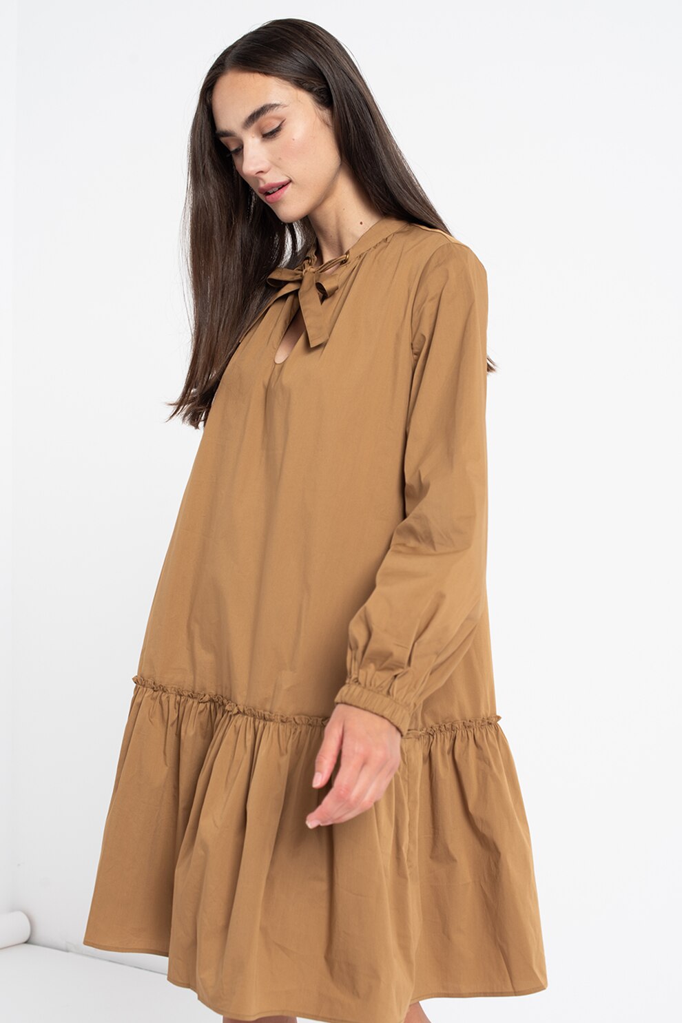 Maison Scotch, Rochie mini lejera cu terminatie cu volane, Maro caramel