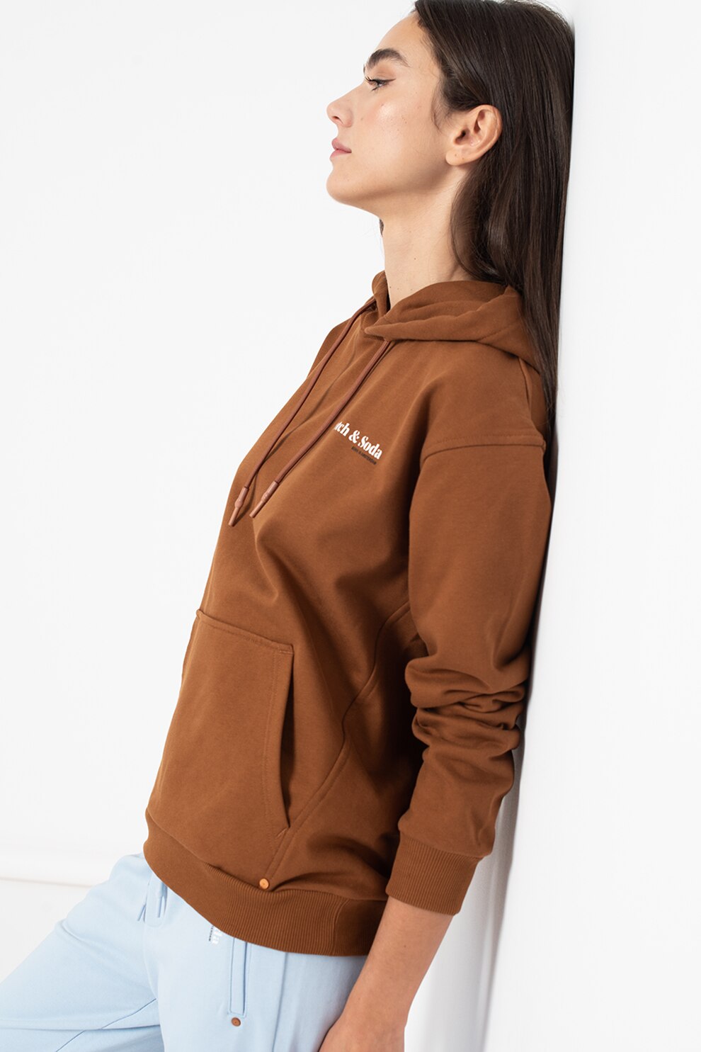 Maison Scotch, Hanorac din bumbac organic cu buzunar kangaroo, Scortisoara