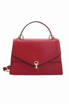 Geanta de dama Carola rosie din piele ecologica cu maner, dimensiuni 22 x 15 x 9 cm Geanta de dama Carola rosie din piele ecologica cu maner, dimensiuni 22 x 15 x 9 cm