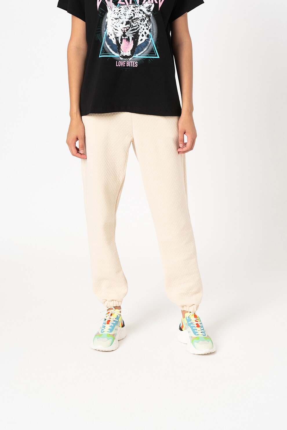 Sisters Point, Pantaloni sport cu aspect matlasat Viasa, Alb fildes