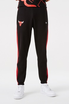 New Era, Pantaloni sport cu buzunare oblice NBA Team, Negru/Corai, M New Era, Pantaloni sport cu buzunare oblice NBA Team, Negru/Corai, M