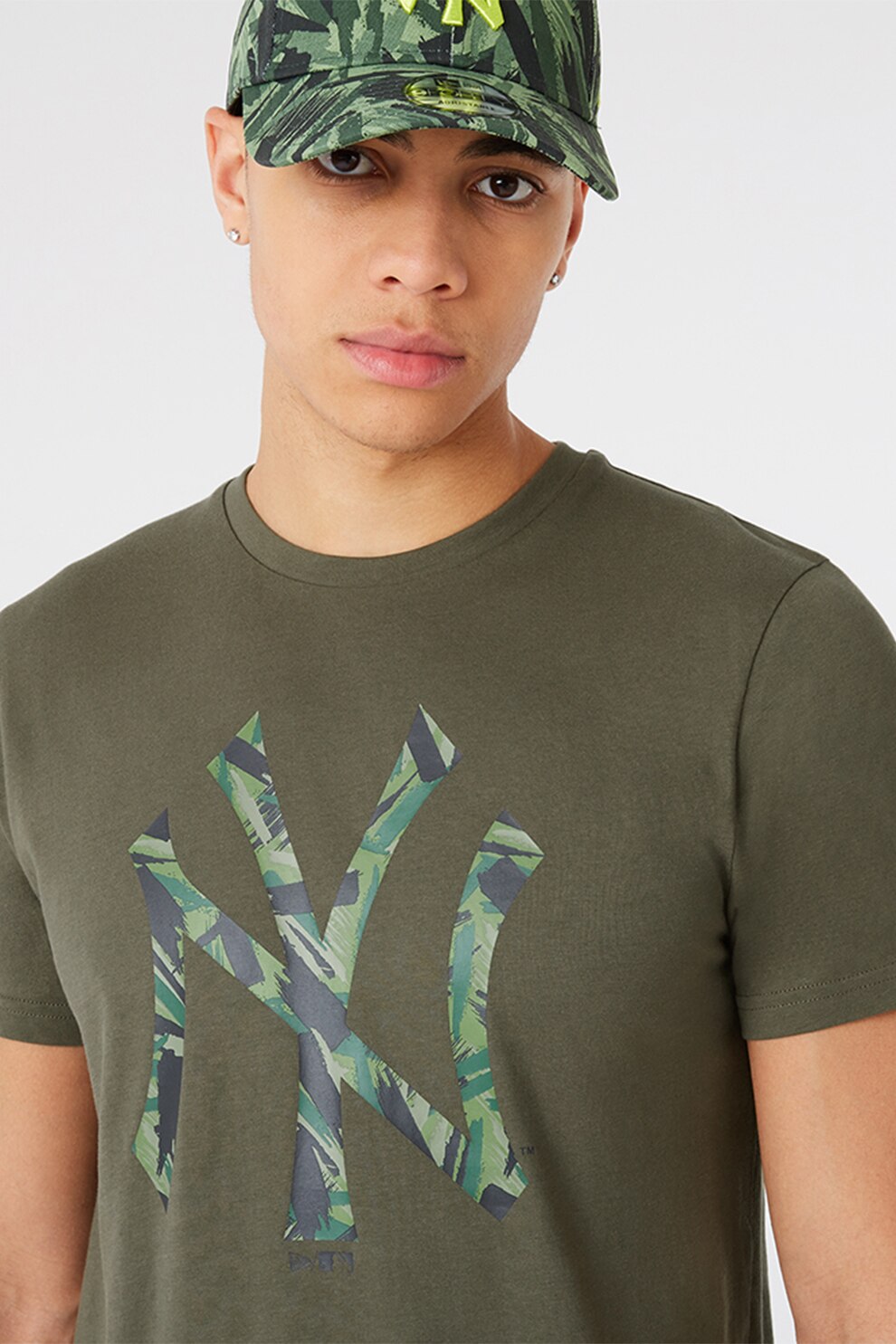 New Era, Tricou cu decolteu la baza gatului New York Yankees, Verde inchis