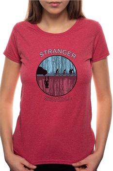 Tricou dama, Stranger Things - Forest, 100% Bumbac, B175, Rosu Bordeaux Tricou dama, Stranger Things - Forest, 100% Bumbac, B175, Rosu Bordeaux