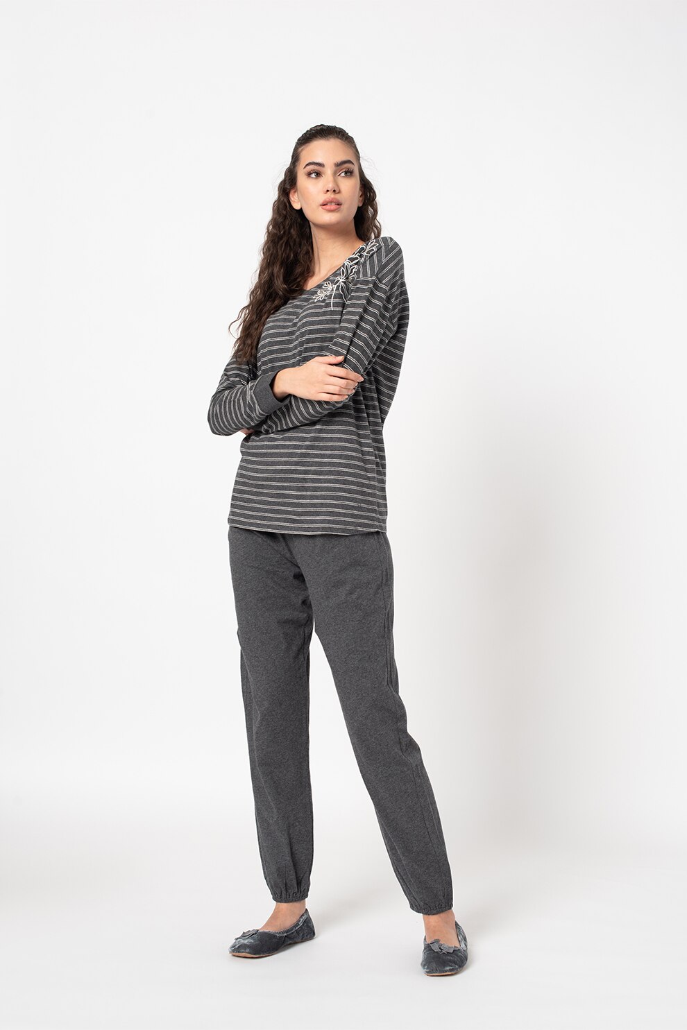 Triumph, Pijama de bumbac cu dungi si broderii, Gri inchis melange