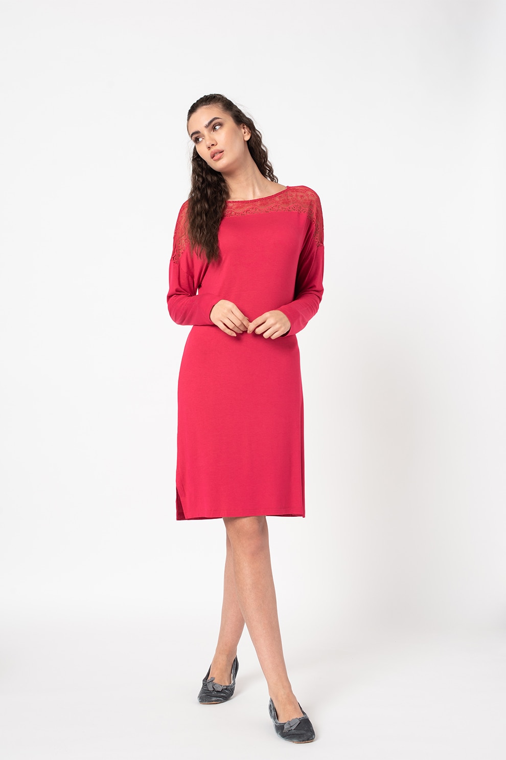 Triumph, Camasa de noapte cu maneci cazute si insertii de dantela Amourette, Rosu