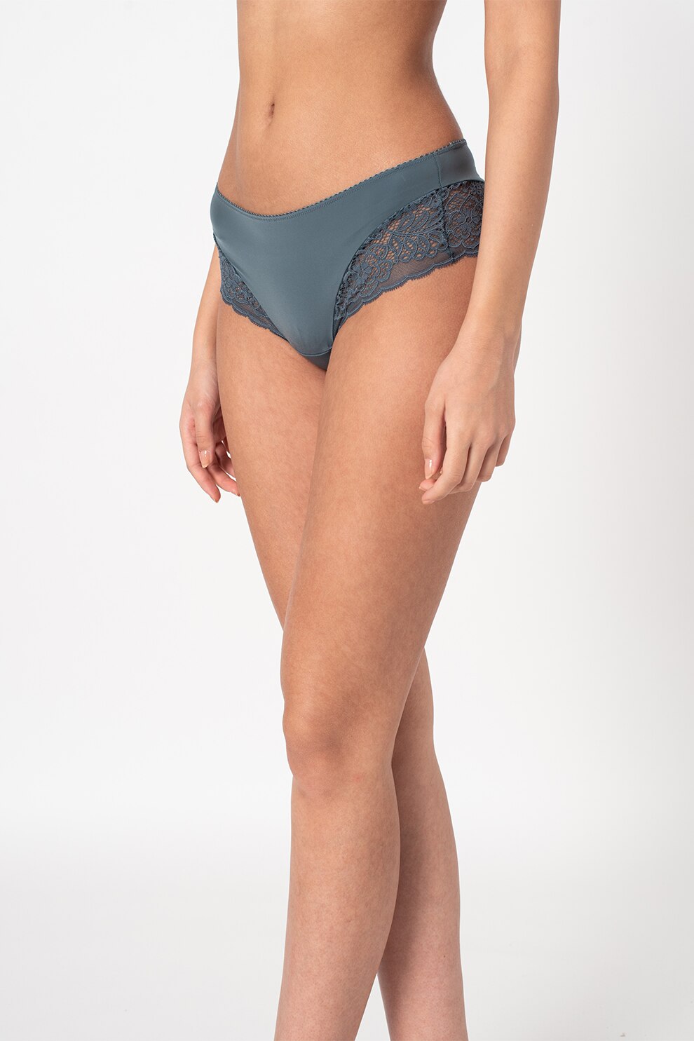 Triumph, Chiloti hipster cu insertii de dantela Amourette Spotlight, Albastru prafuit