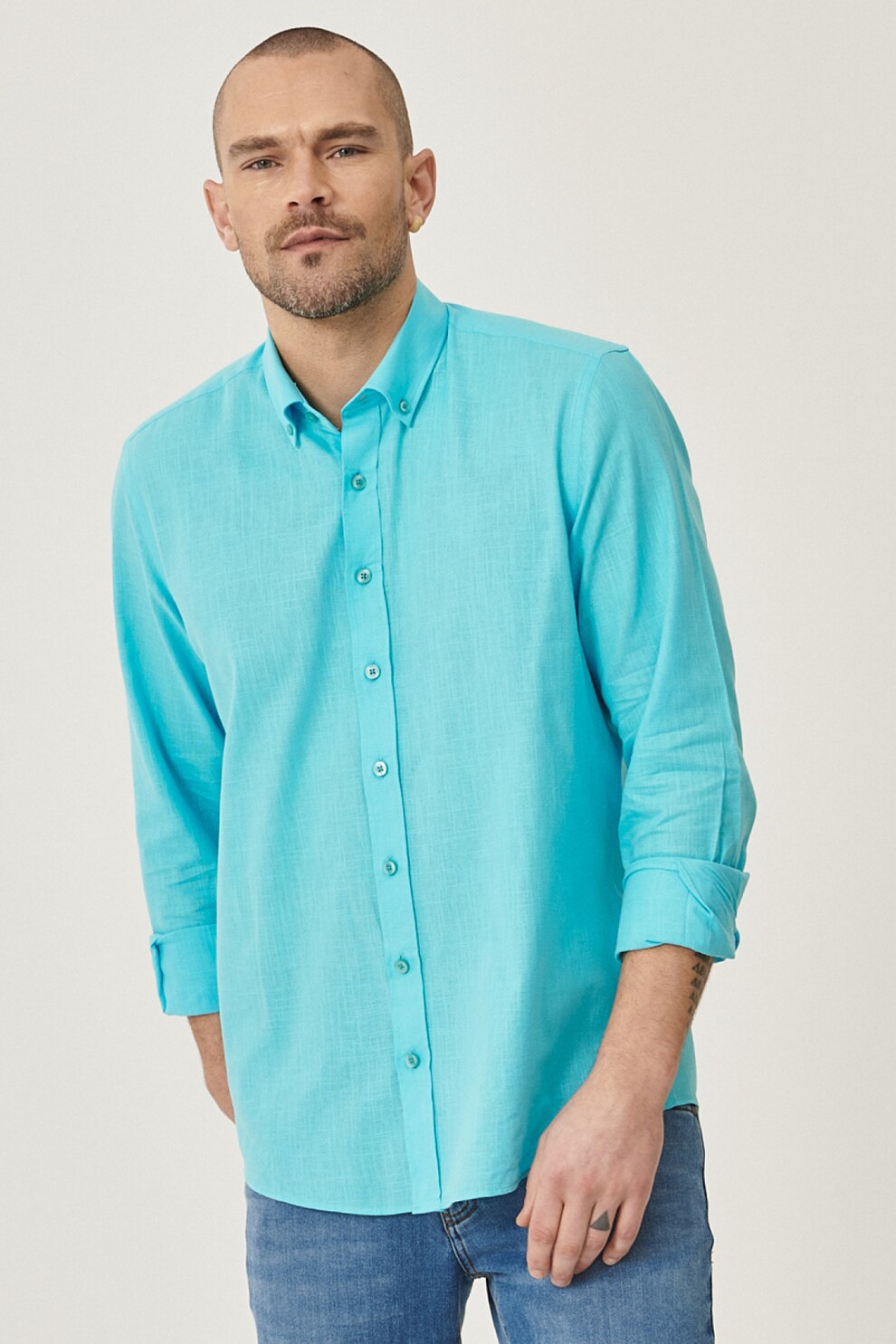 AC&Co, Camasa slim fit cu guler fixat cu nasturi, Turcoaz