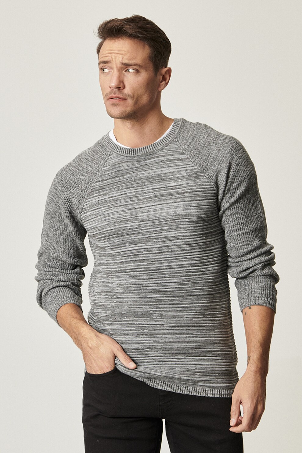 AC&Co, Pulover cu decolteu la baza gatului si maneci raglan, Gri
