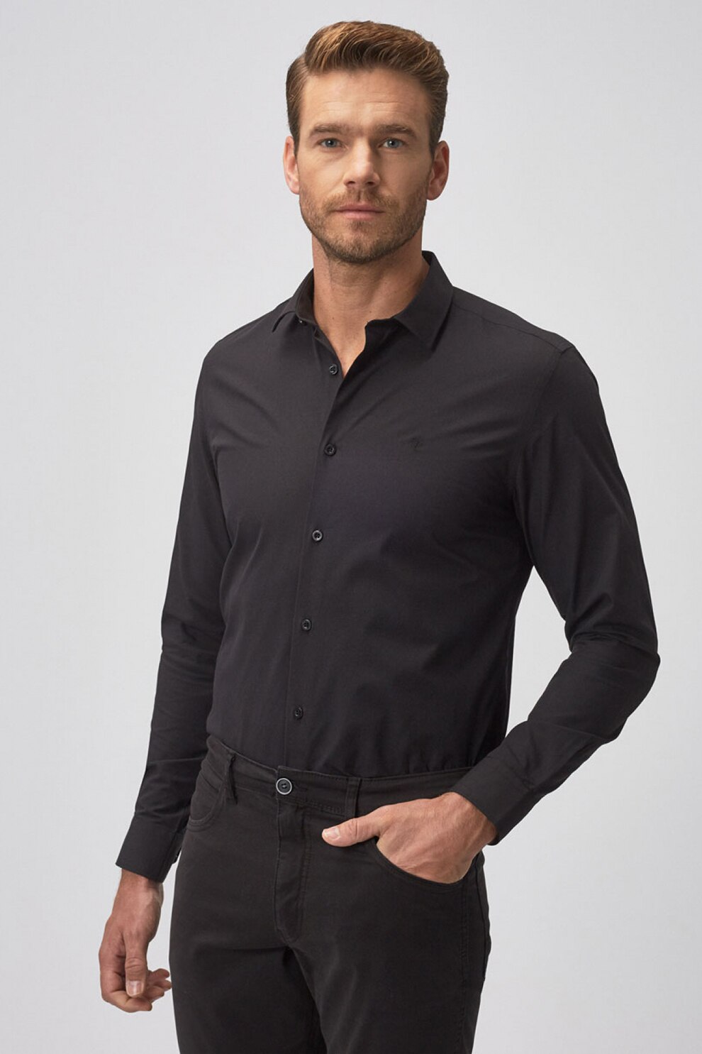 AC&Co, Camasa slim fit cu guler ascutit, Negru
