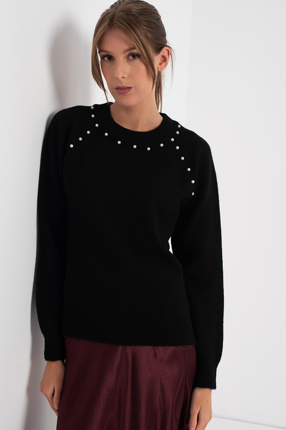 Vero Moda, Pulover cu decolteu la baza gatului si perlute New Peppy, Negru