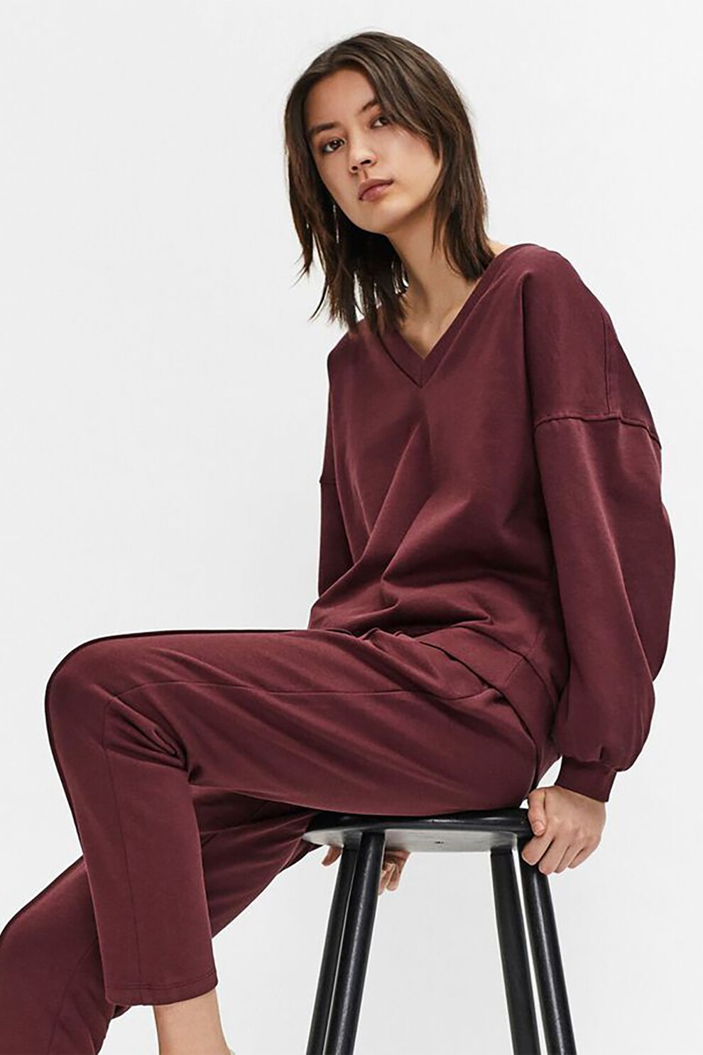 Vero Moda, Bluza sport din bumbac organic cu decolteu in V si maneci cazute, Violet pruna