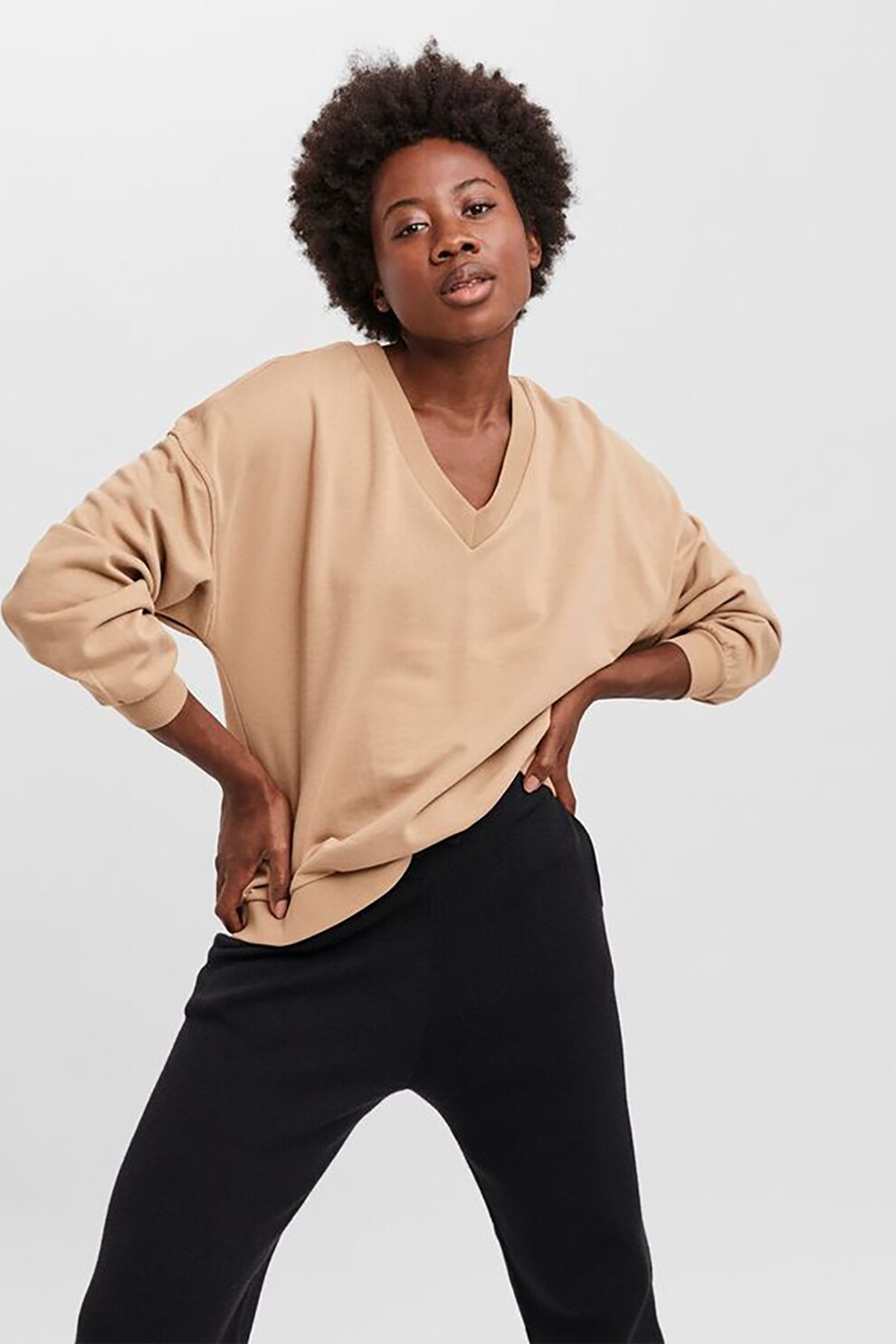 Vero Moda, Bluza sport din bumbac organic cu decolteu in V si maneci cazute, Maro nisip