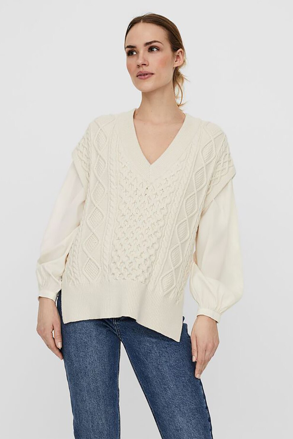 Vero Moda, Pulover cu maneci scurte, decolteu in V si model torsade, Alb prafuit