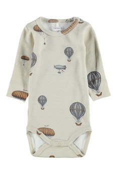 NAME IT, Body din amestec de bumbac organic si modal, cu model grafic, Maro nisip/Gri NAME IT, Body din amestec de bumbac organic si modal, cu model grafic, Maro nisip/Gri