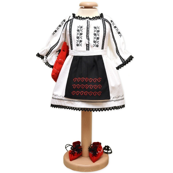 Costum popular ardelenesc de botez, 0-24 luni