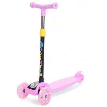 Trotineta China Pliabila cu 3 Roti, Roz Trotineta China Pliabila cu 3 Roti, Roz