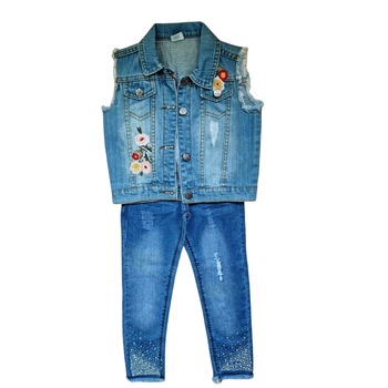 Compleu denim 2 piese fete, vesta si blugi, varsta 5 ani, 110 cm, Albastru Compleu denim 2 piese fete, vesta si blugi, varsta 5 ani, 110 cm, Albastru