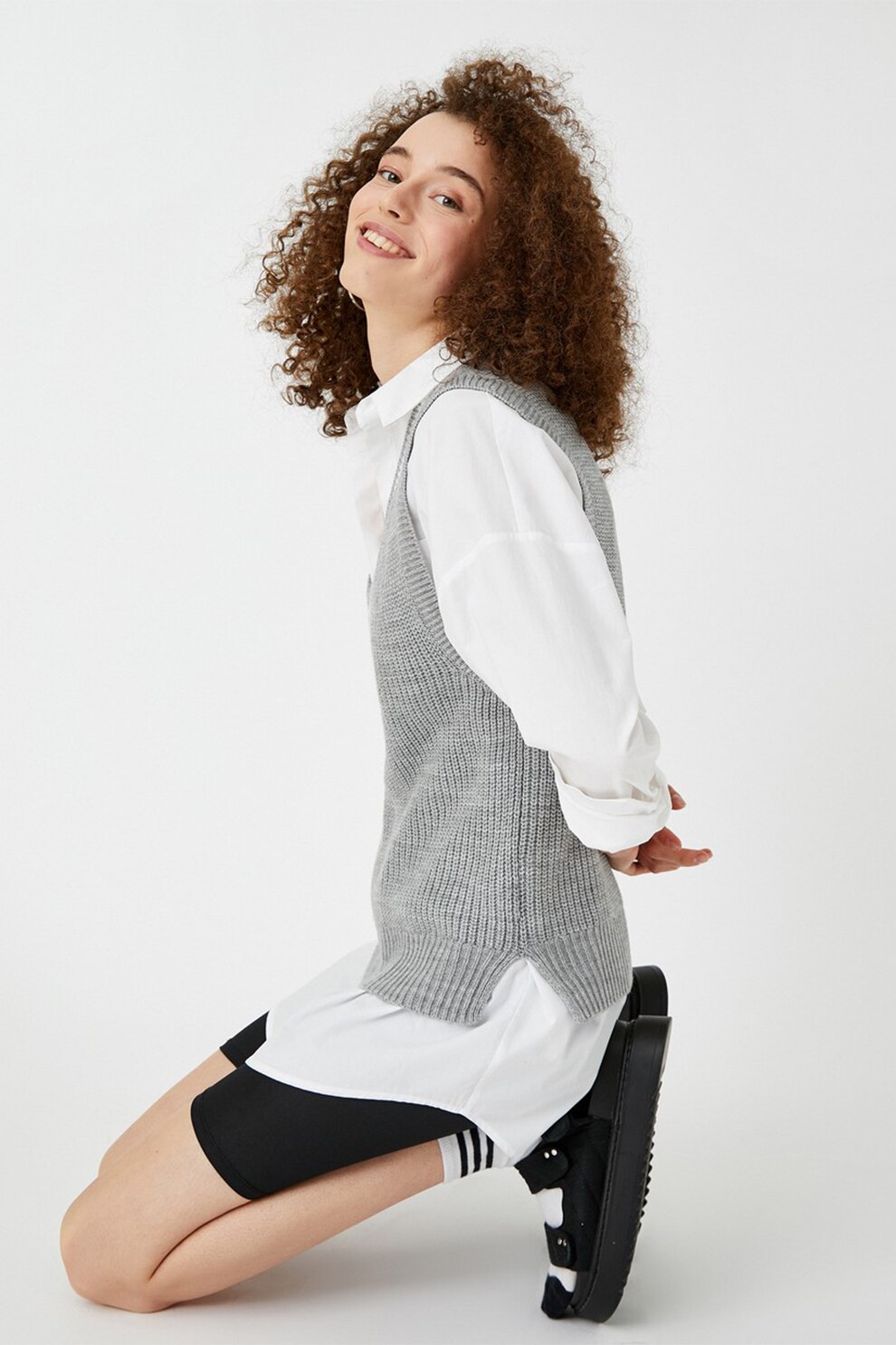 KOTON, Vesta tricotata cu decolteu in V, Gri/Alb
