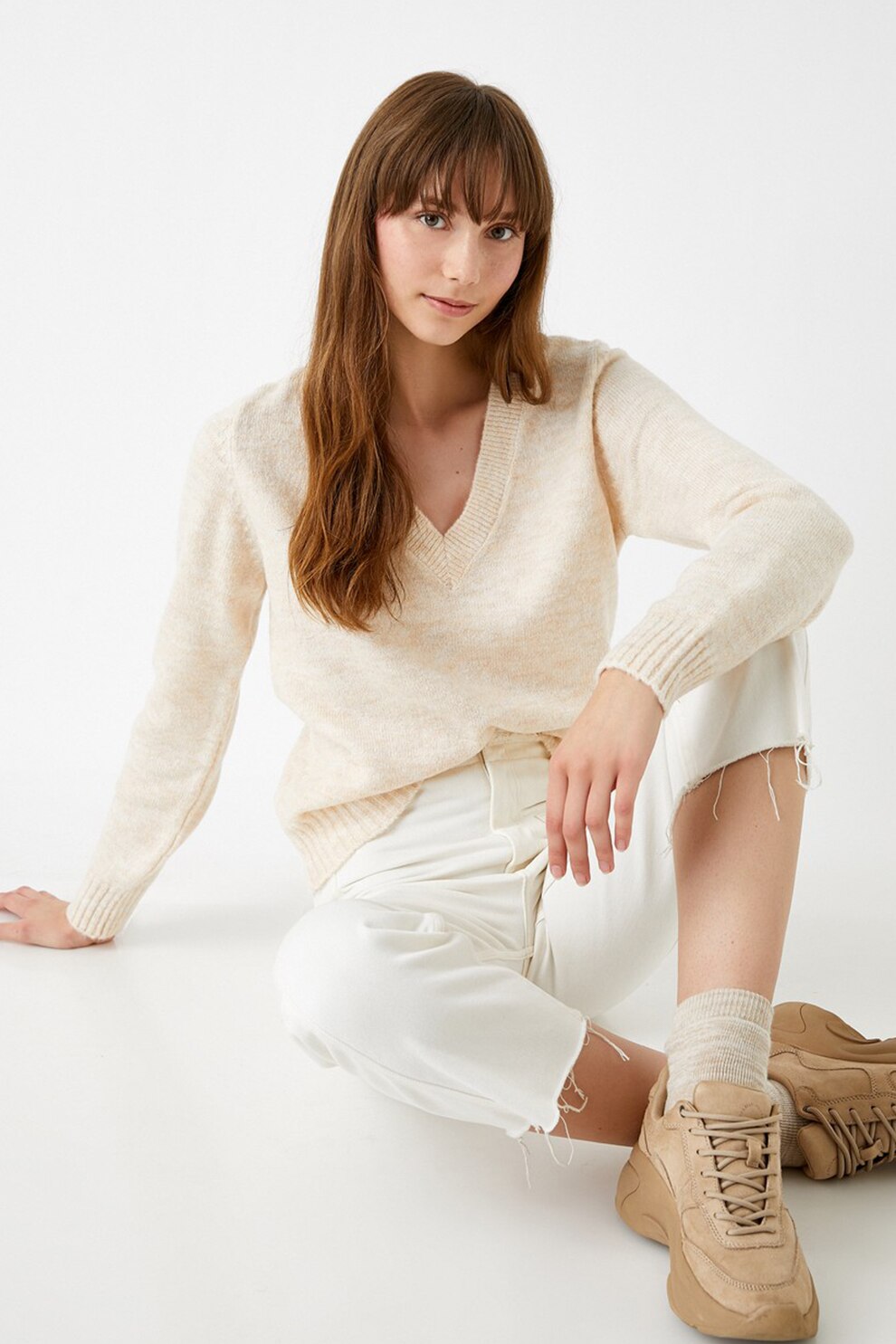 KOTON, Pulover cu decolteu in V si margini striate, Crem
