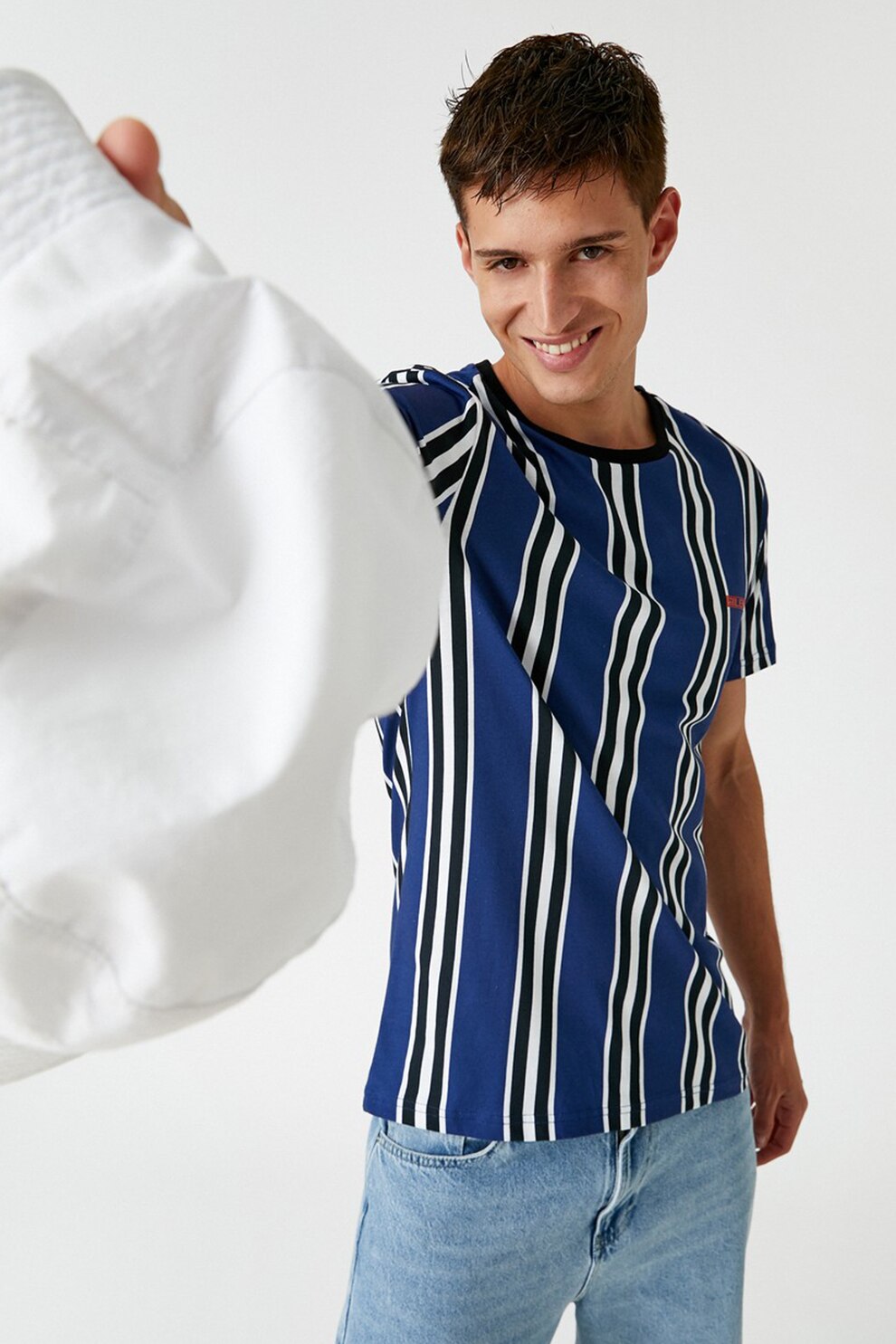 KOTON, Tricou cu decolteu la baza gatului si model in dungi, Albastru