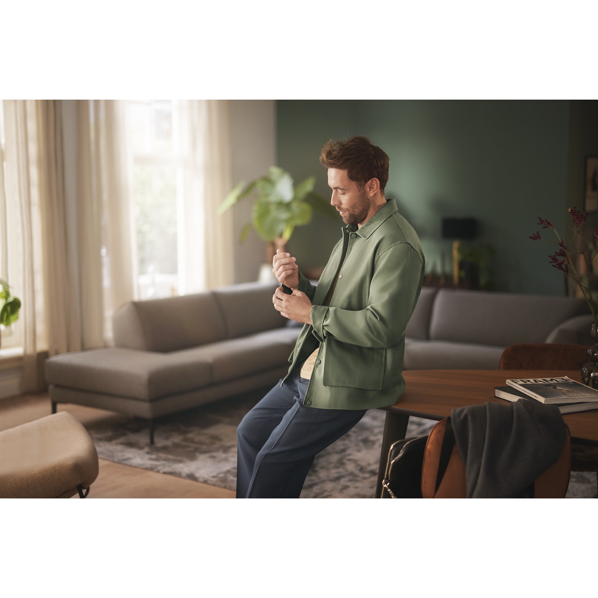Statie de calcat cu abur Philips PerfectCare Seria 7000 PSG7140/70, 2100W, 8 bari, jet de abur continuu 120 g/min, jet de abur 600 g, talpa SteamGlide Elite, Oprire automata,Functie Easy De-calc Plus, tehnologie OptimalTemp, alb /verde