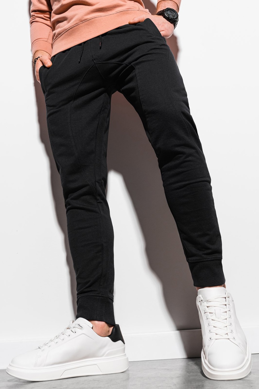 OMBRE, Pantaloni sport conici cu buzunare oblice, Negru