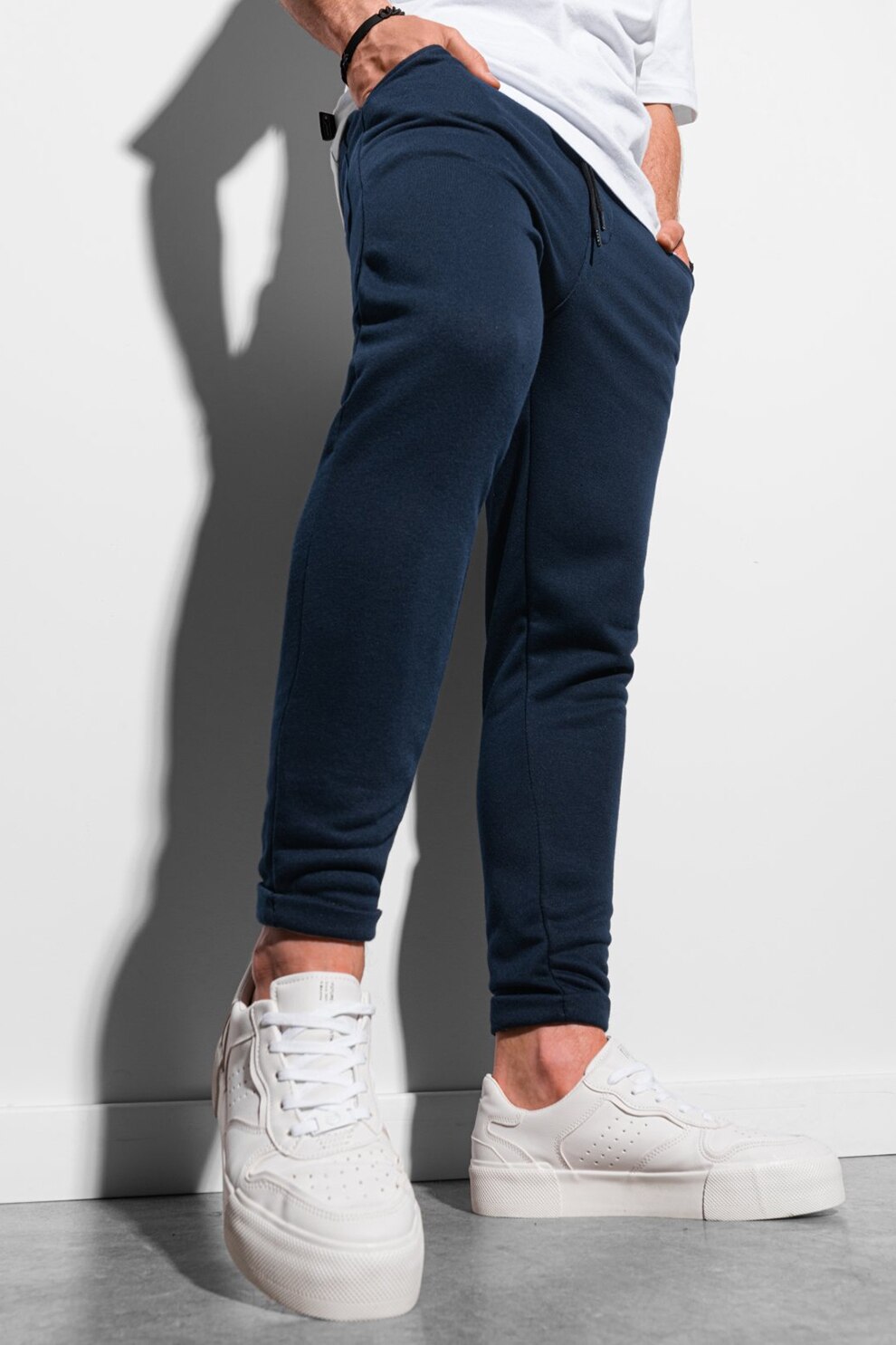 OMBRE, Pantaloni sport conici cu buzunare oblice, Bleumarin inchis