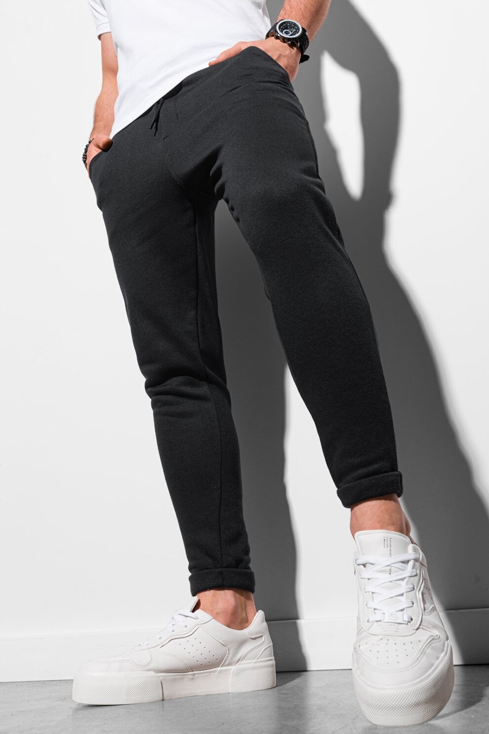 OMBRE, Pantaloni sport conici cu buzunare oblice, Negru