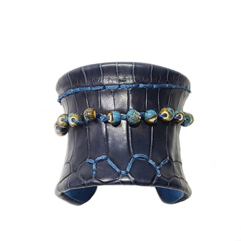 Bratara Decoranna Handcraft statement, unicat, piele naturala crocodil, cusuta artizanal cu margele din portelan pictate, albastru azur Bratara Decoranna Handcraft statement, unicat, piele naturala crocodil, cusuta artizanal cu margele din portelan pictate, albastru azur