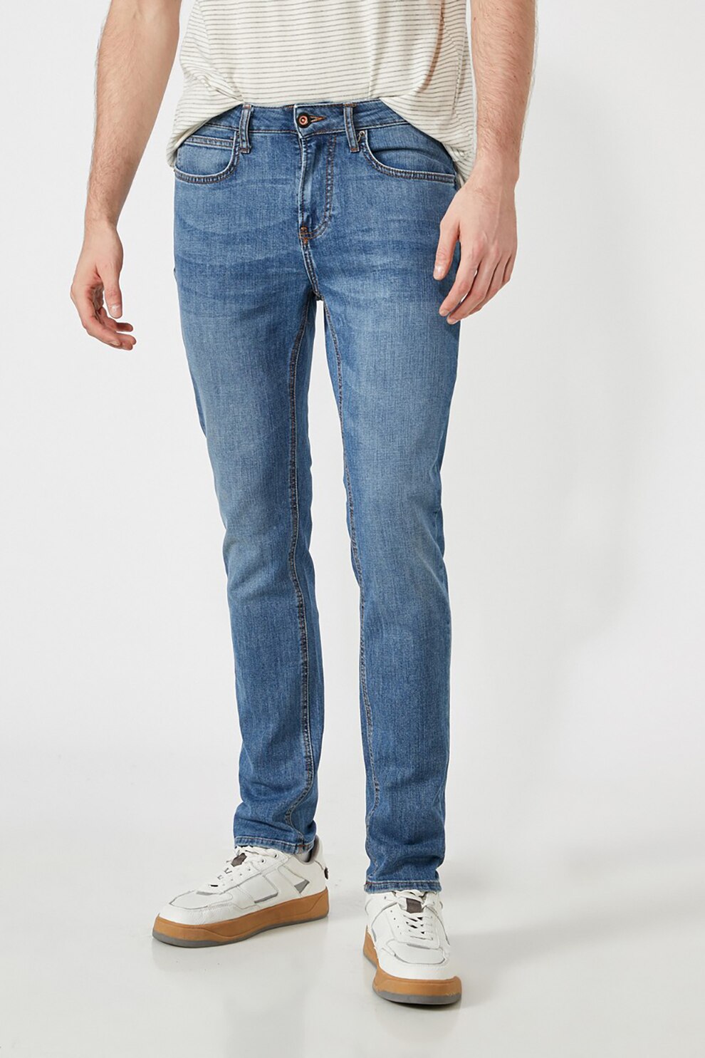 KOTON, Blugi slim fit cu aspect decolorat, Albastru deschis