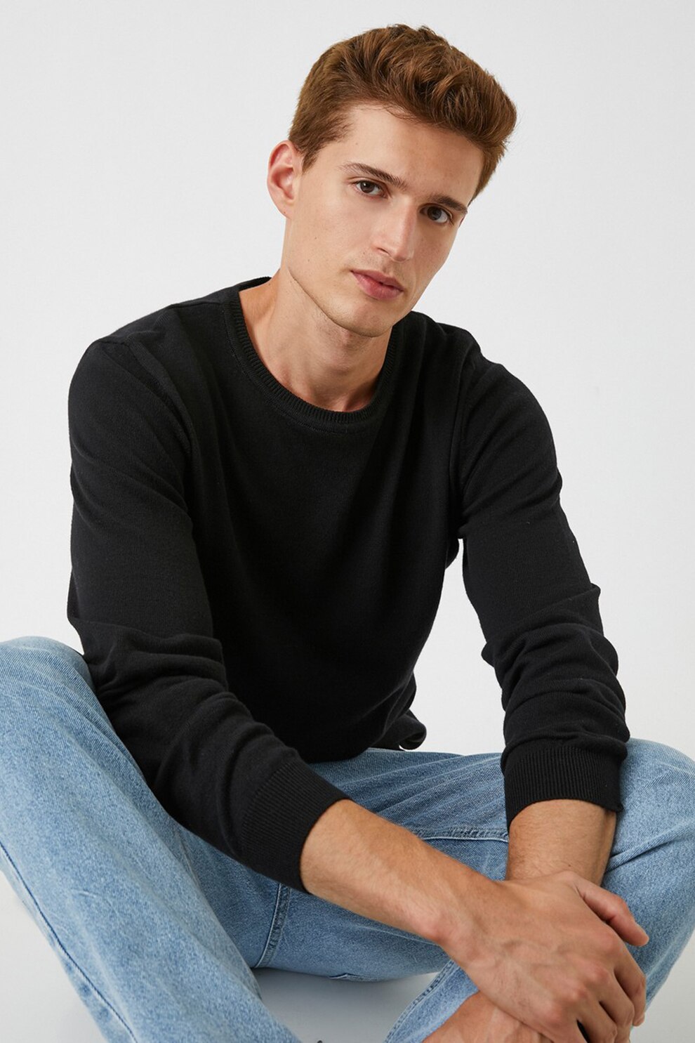 KOTON, Pulover tricotat fin cu decolteu la baza gatului, Negru