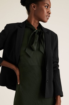 Marks & Spencer, Sacou cambrat cu buzunare cu clapa, Negru Marks & Spencer, Sacou cambrat cu buzunare cu clapa, Negru