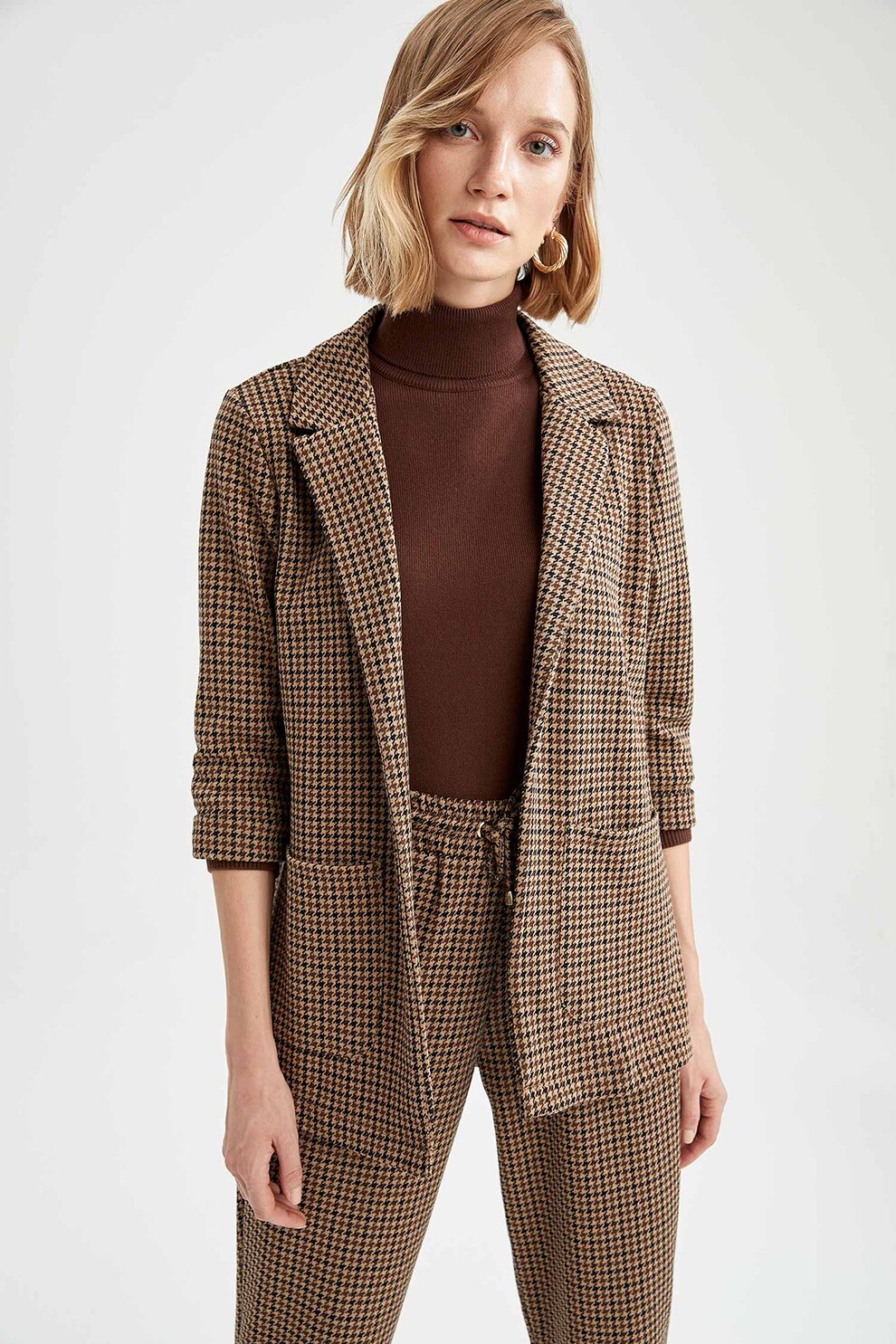 DeFacto, Sacou cu revere decupate si buzunare aplicate, Negru/Maro